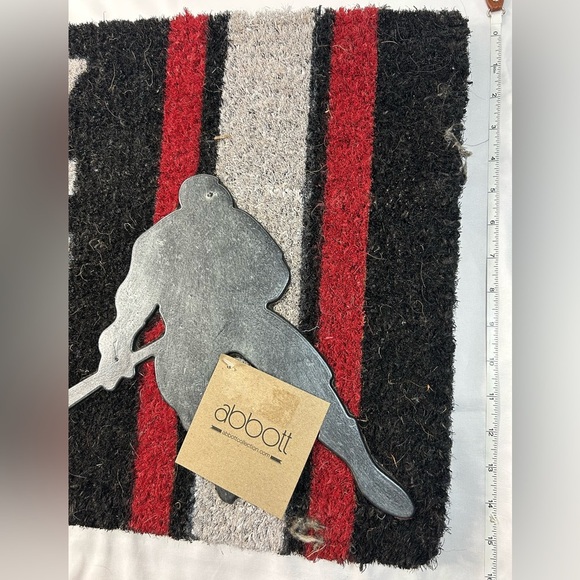 Heavy Duty Coir Doormat w/ Metallic Hockey Player - Picture 10 of 13